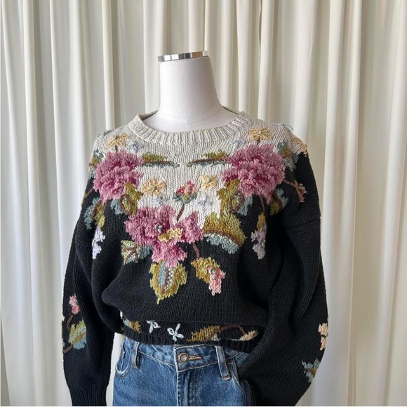 Vintage Hand Knit Floral Embroidered Chunky Sweater Cottagecore Knitwear Medium. - Picture 3 of 8